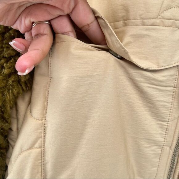 Universal Thread Women’s Tan Olive Quilted Full Zip Faux Fur Moto Jacket Medium - Picture 12 of 16